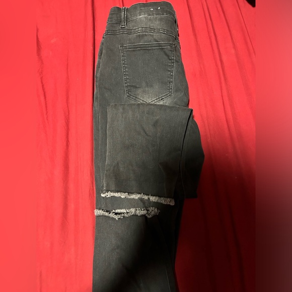 Mom Jeans - Picture 2 of 2